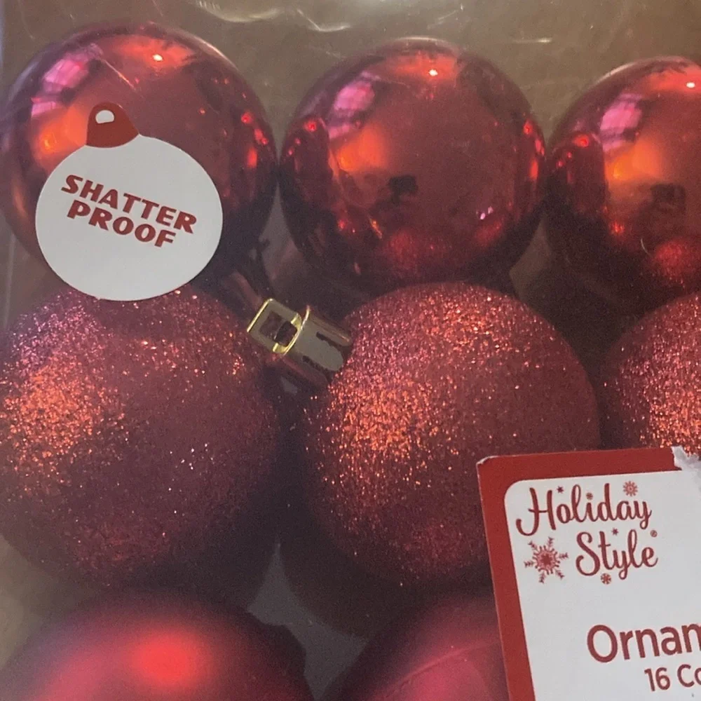 Holiday style ornaments 16 count red glitter beautiful